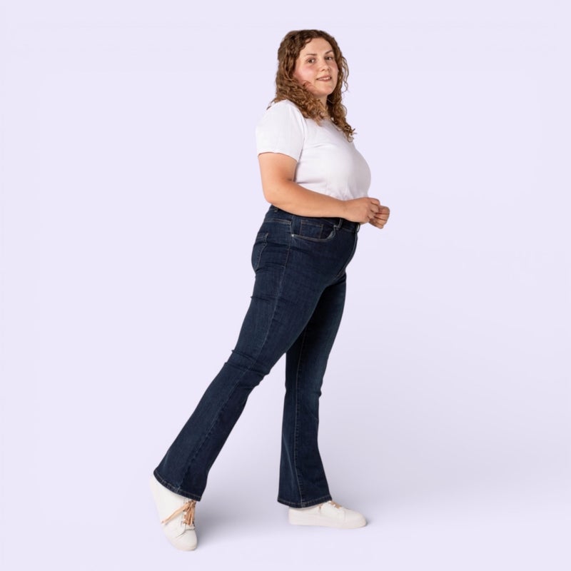 Nina Carter&reg; taskulliset korkeavy&ouml;t&auml;r&ouml;iset naisten plus size Bootcut farkut, tummansiniset